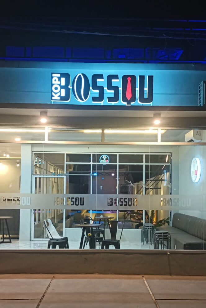 
					Nikmati Sensasi Musik dan Kopi di Cafe  BossQu