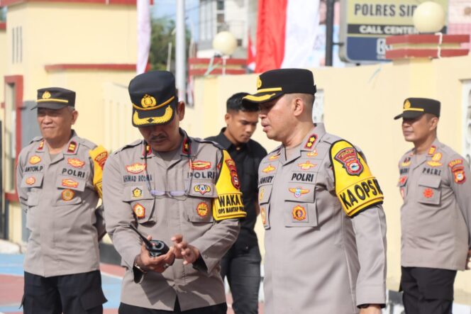 
					Jelang Pilkada Kapolres Sidrap Pastikan HT Personel Berfungsi Optimal