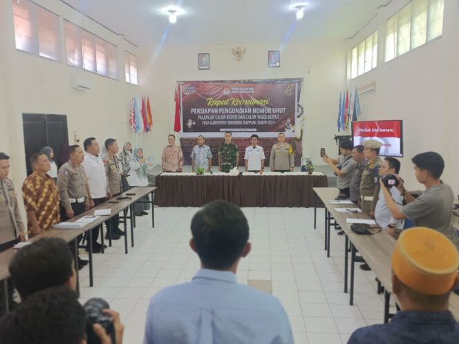 
					Dandim 1420/Sidrap Ikuti Rapat Persiapan Pengundian Nomor Urut Pasangan Calon Bupati & Calon Wakil Bupati Kabupaten Sidrap