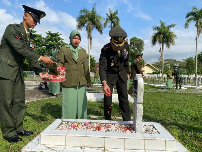 
					Dandim 1420/Sidrap Pimpin Ziarah Nasional di TMP Mario Dalam Rangka HUT TNI Ke-79