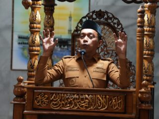 Bupati Sidrap Tarawih Bareng Warga Pitu Riase, Bahas Produktivitas Pertanian hingga Belanja Lokal